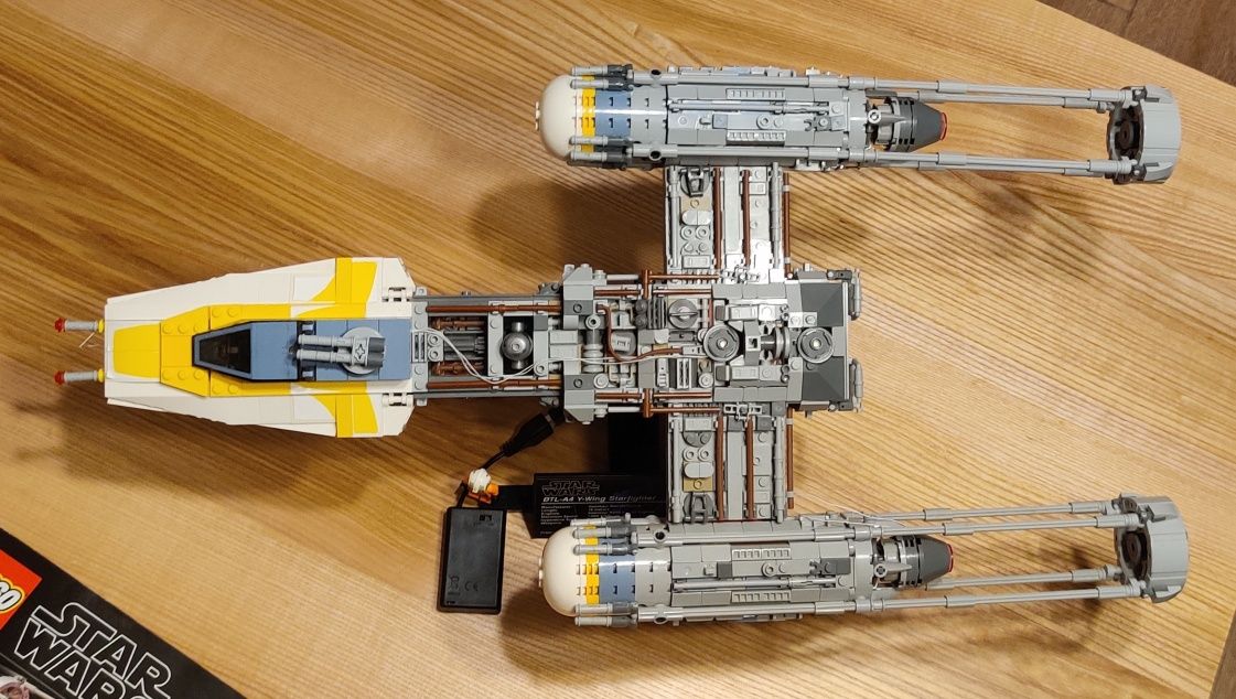 LEGO 75181 Star Wars Y-wing Starfihter z oświetleniem