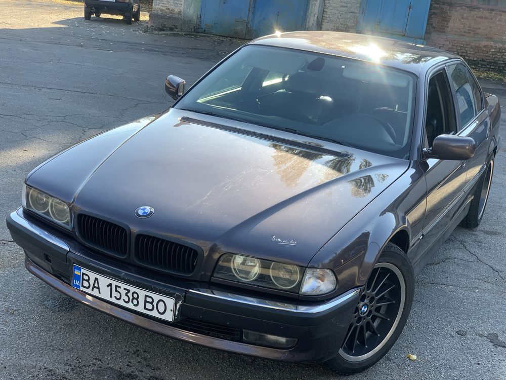 Продам свой BMW Е38 740I