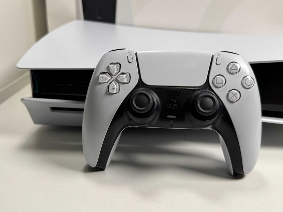 Konsola PlayStation 5 PS5 825GB z Padem Napędem Super Stan Gwarancja