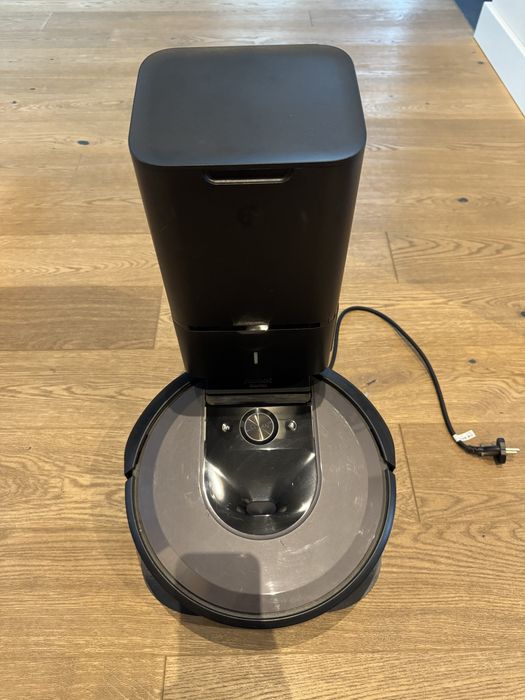 iRobot Roomba i7