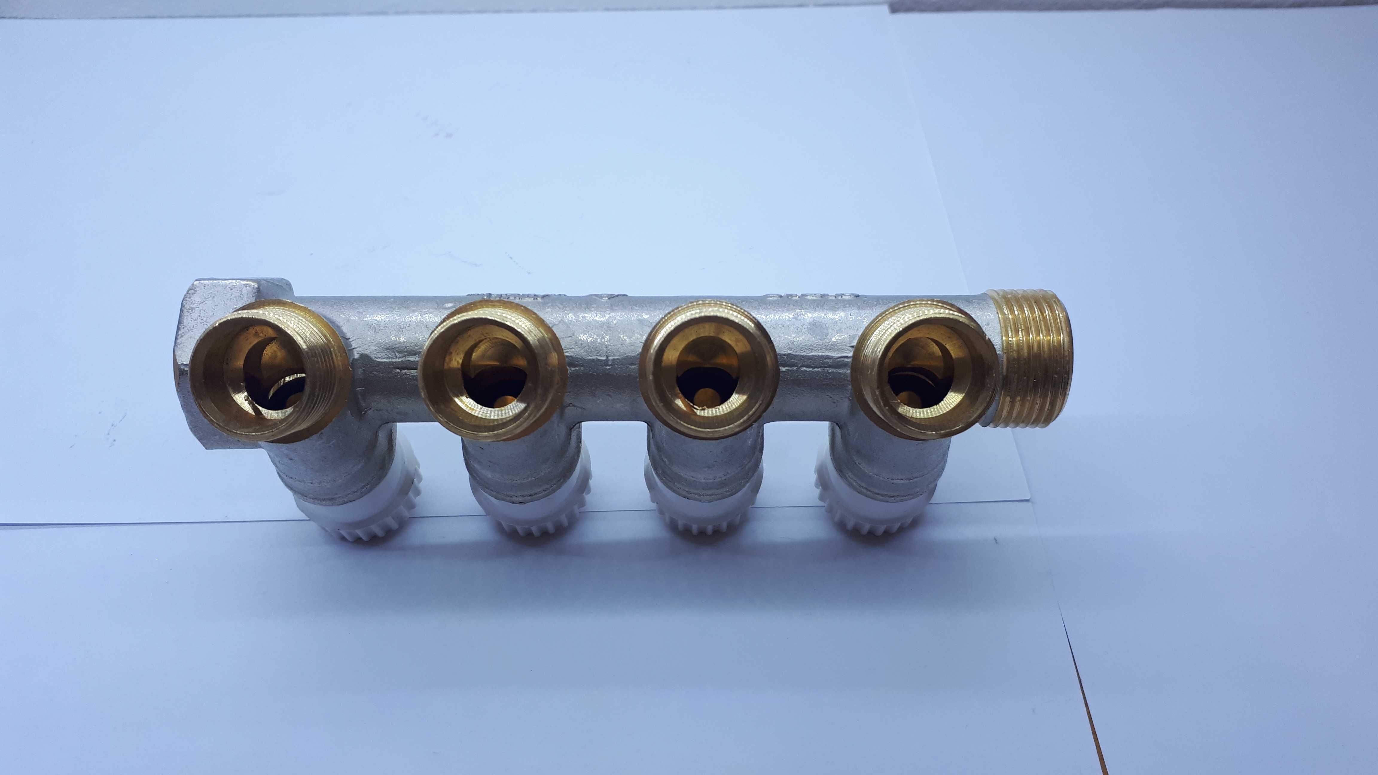Колектор для води з вентилями Stelbi (it) вхід 3/4". вихід1/2"