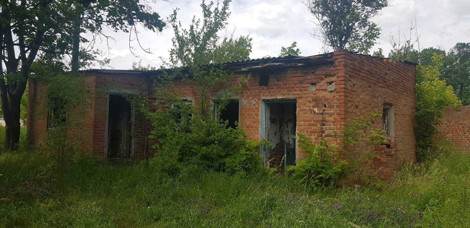 Валки.  0.8 ГА с ветхими зданиями под производство.Экс мясокомбинат.AN
