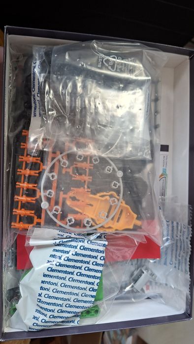 Zestaw  do ukladania mechanika na wodzie i powietrzu.