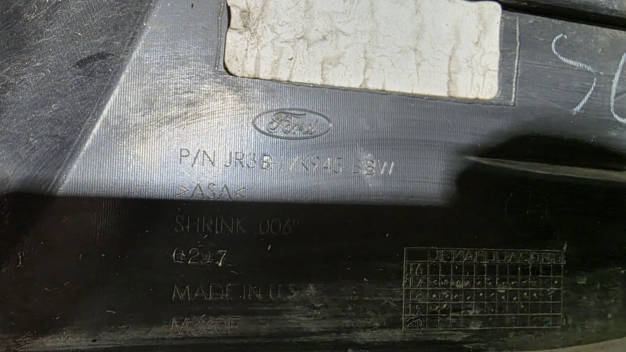 Grill atrapa kratka zderzaka dolny 18- bdb stan ford Mustang oryginał