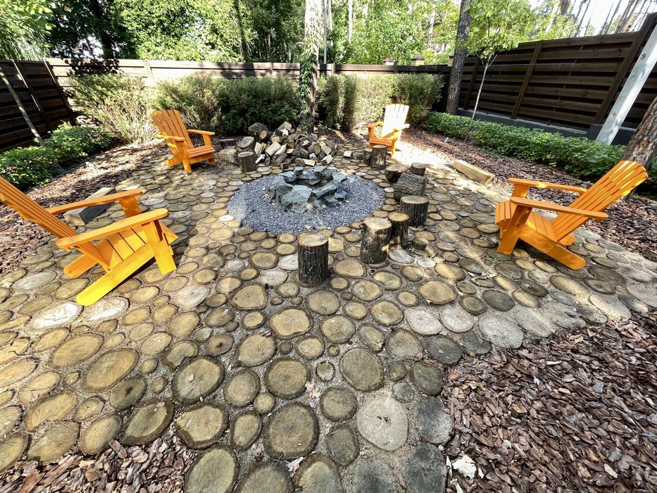 Дом в коттеджном городке в лесной Буче.