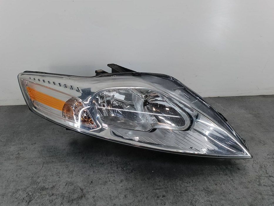 LAMPA PRZÓD PRAWA FORD MONDEO MK4