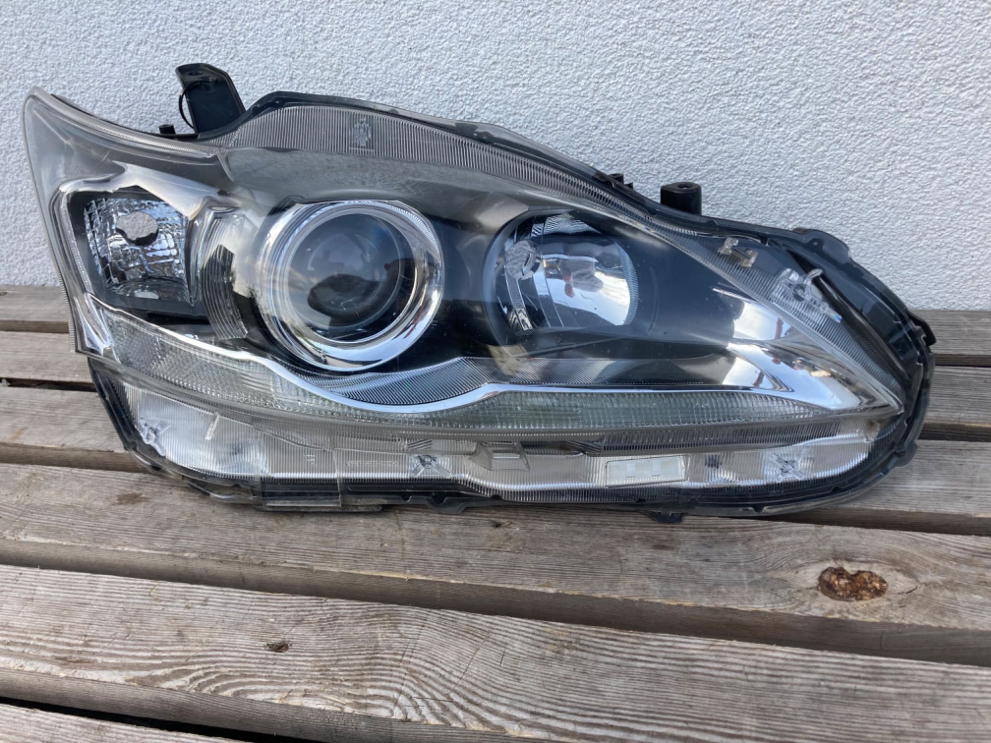 Lampa lexus ct lift soczewka