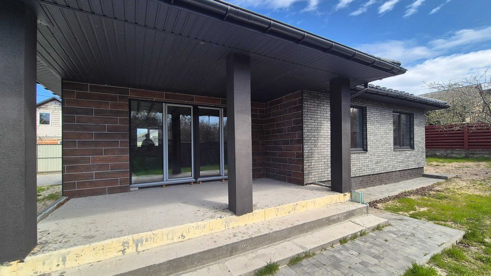 Одноповерховий будинок у Бучі з терасою та ділянкою 6 соток