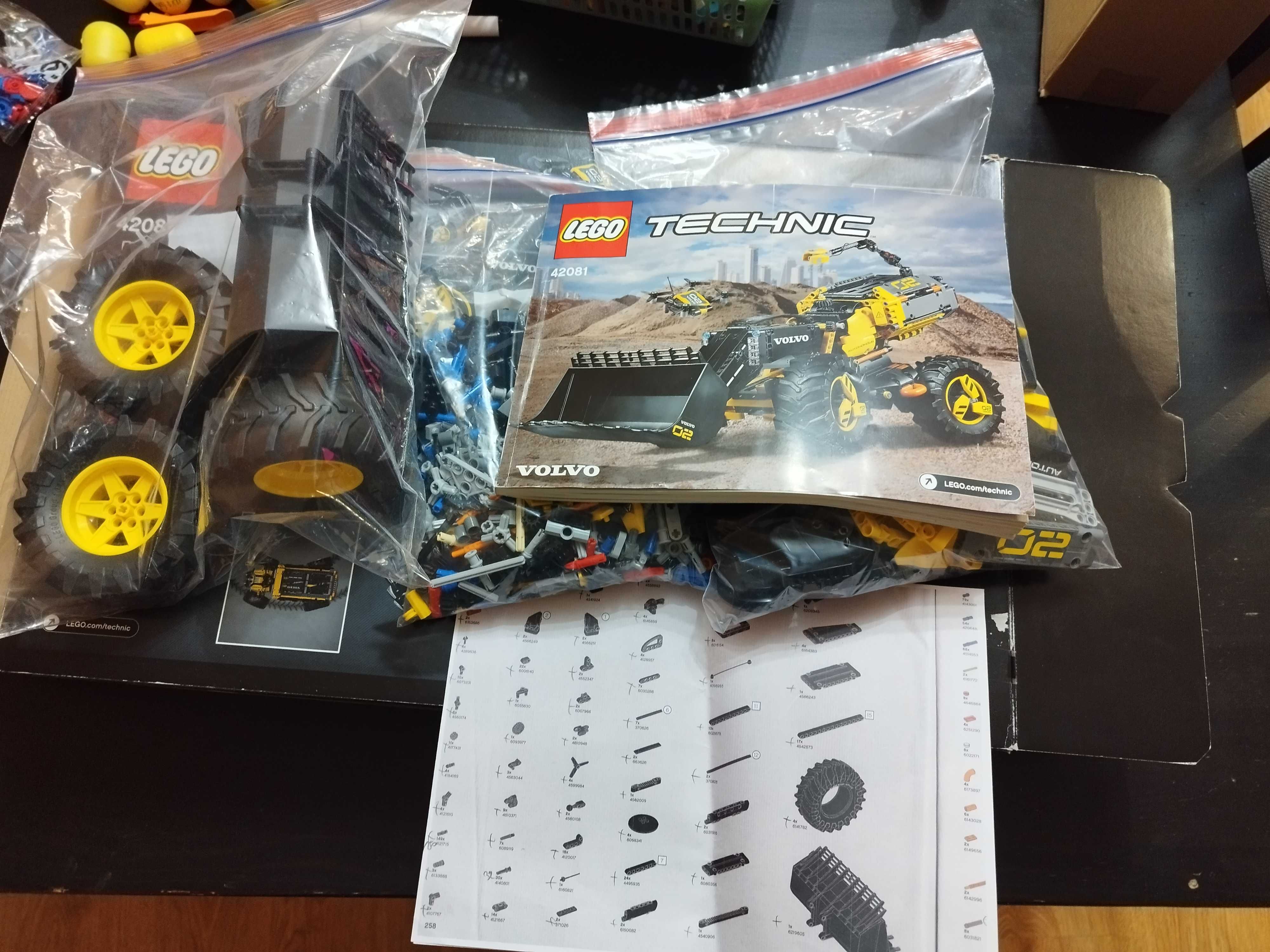 Lego Technic 42081 Volvo ładowarka kołowa ZEUX