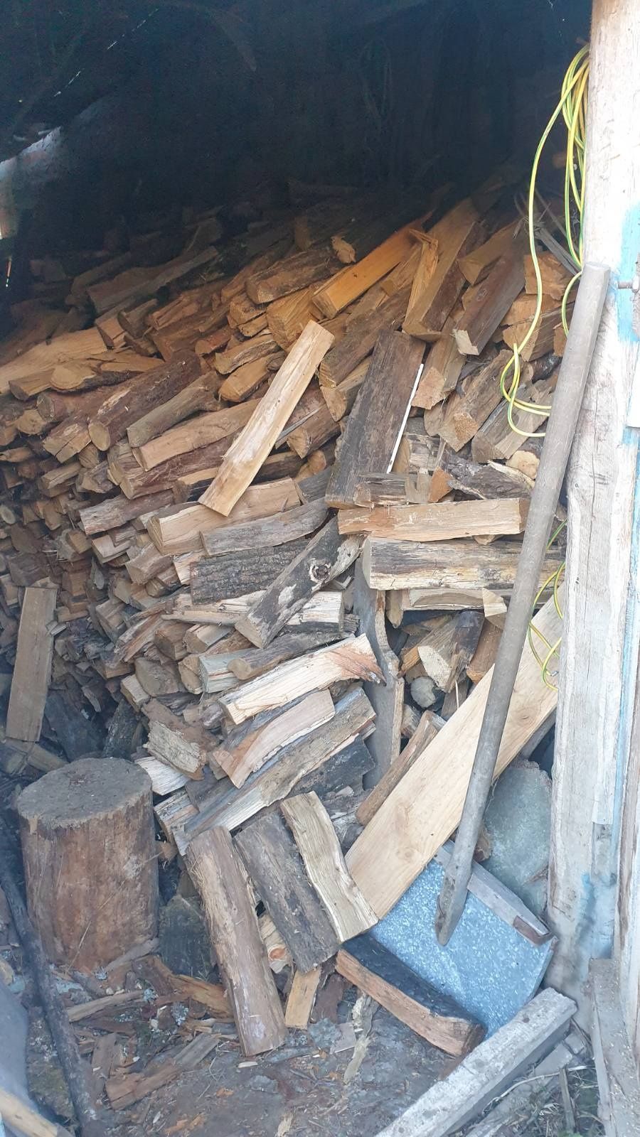 Продам дрова  рубані дубові