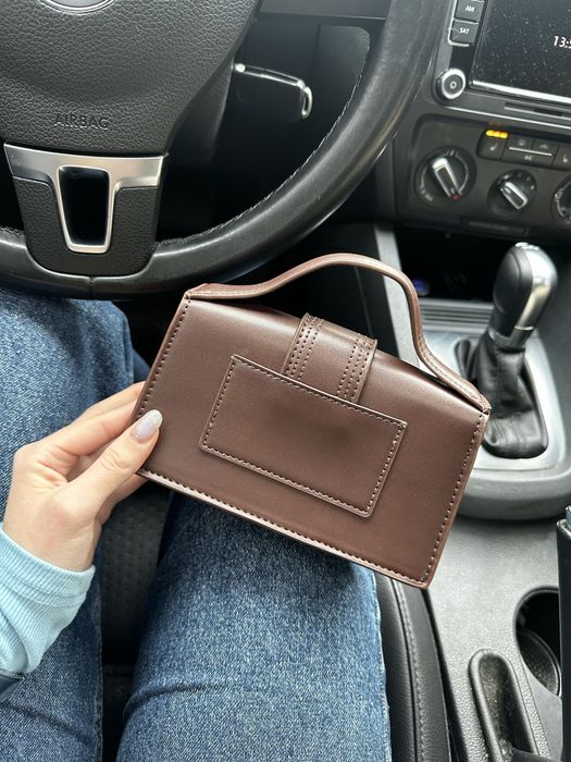 Сумка Jacquemus.