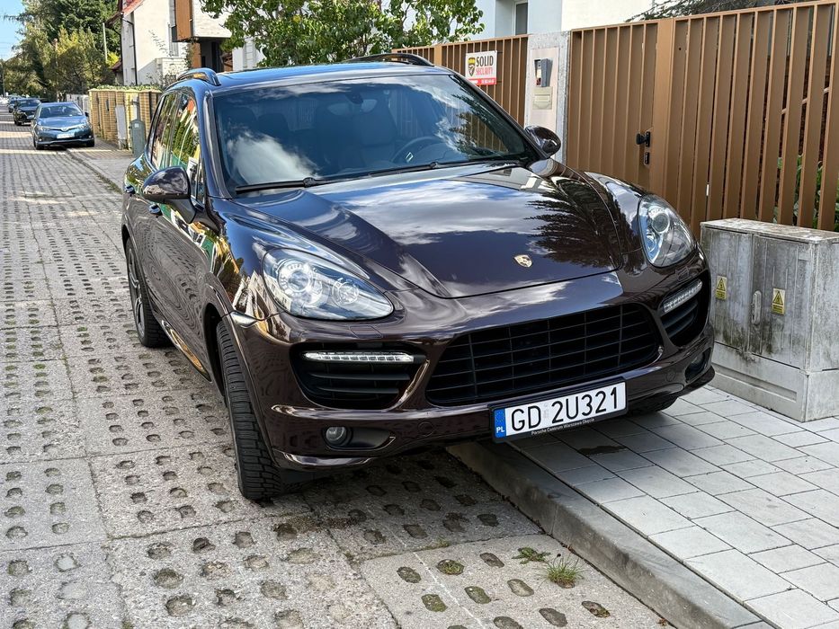 Porsche Cayenne Model 2024, salon Polska, bezwypadkowy, stan idealny