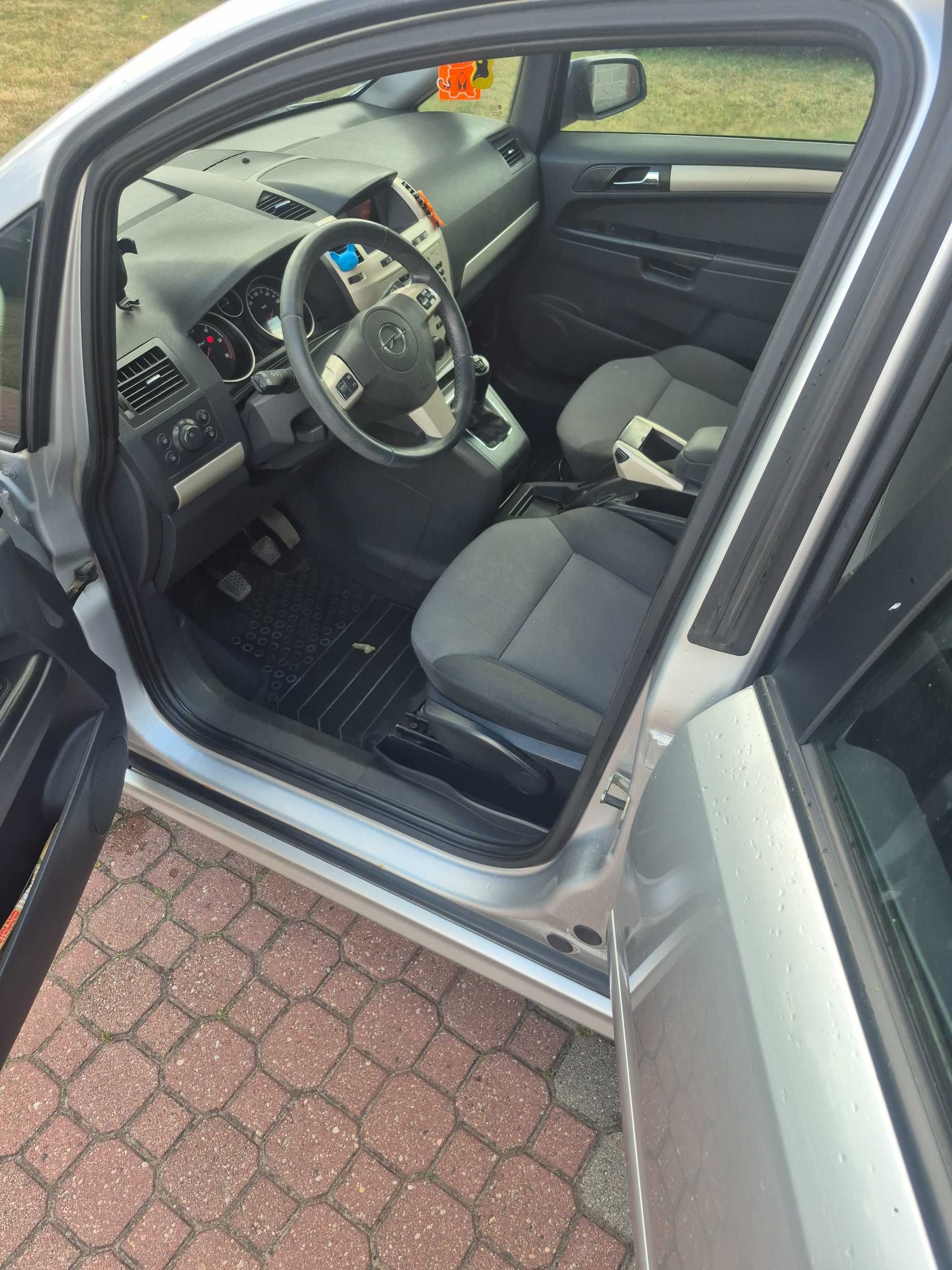Opel Zafira B 1.9 CDTI 150 KM 2008r OPC 7 osób