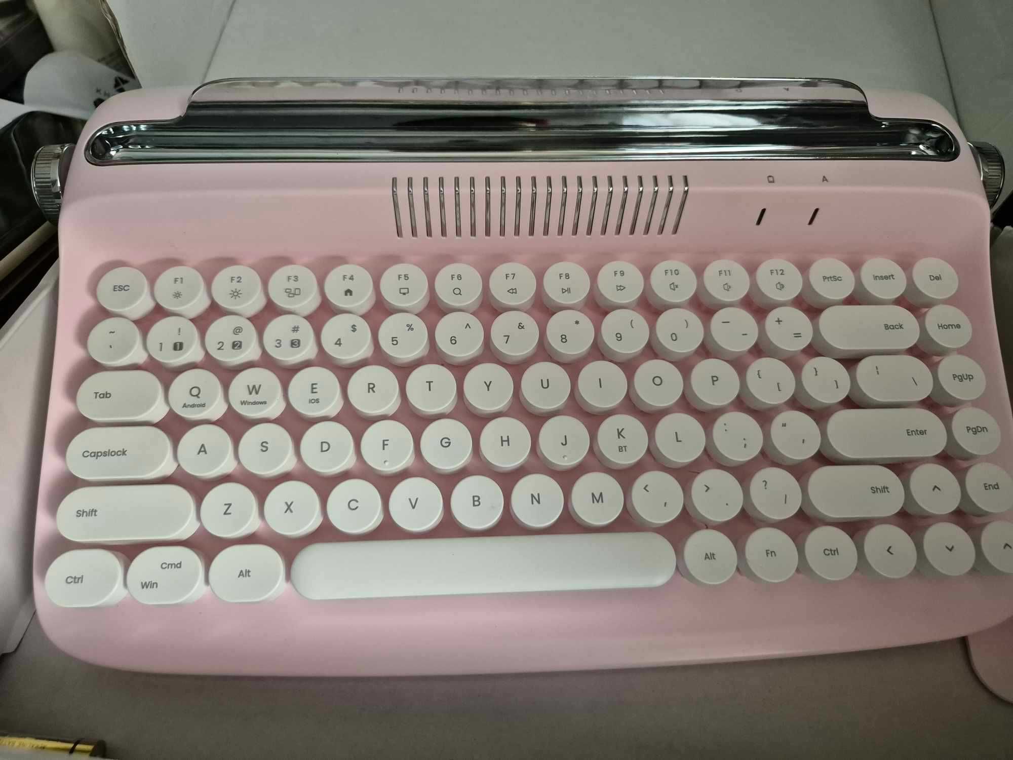 Bezprzewodowa estetyczna klawiatura w stylu retro, z Bluetooth