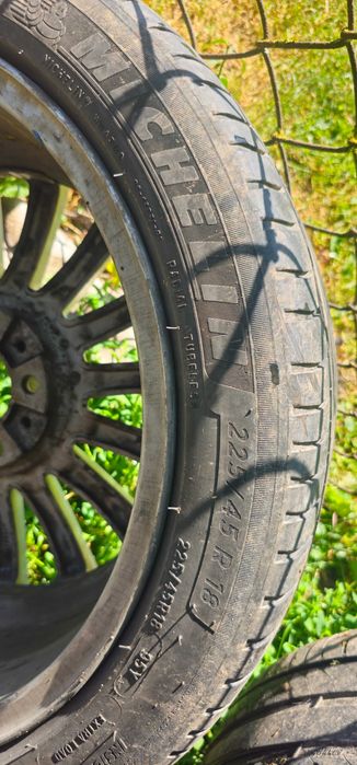 Титани з резиною та датчиками 5x120 R18 BMW