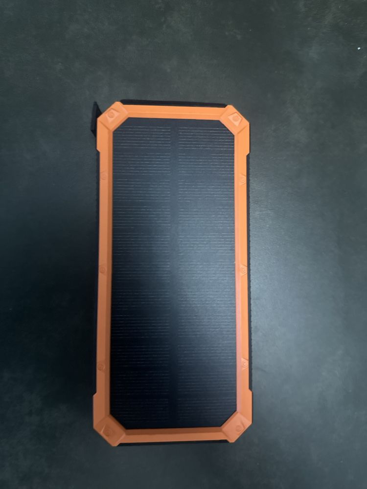 Powerbank 27000 mAh z latarką – nowy