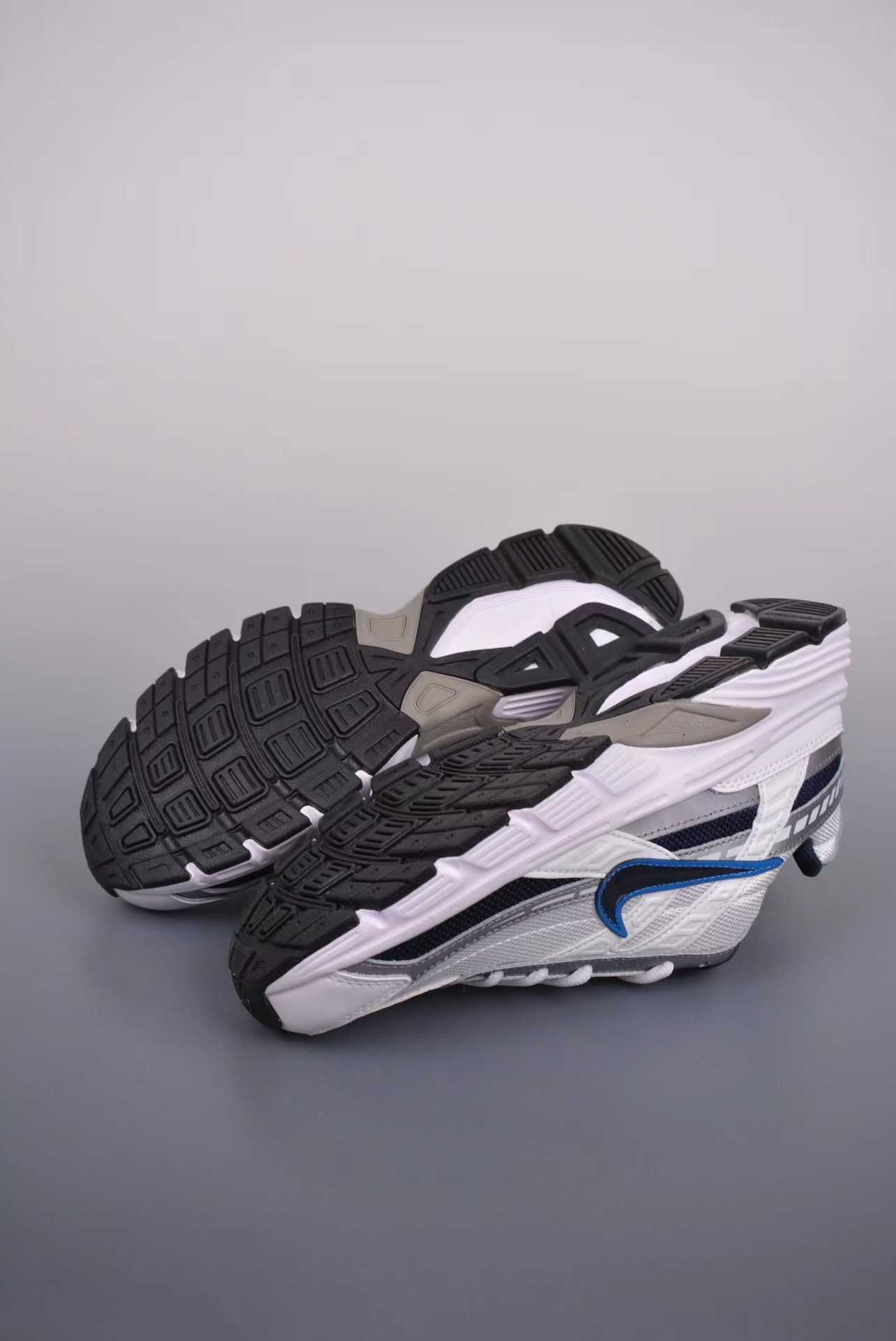 Nike Iniciate Running Nike INS Super Fire Retro Dad Buty do biegania