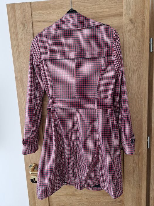 Płaszcz trencz Stradivarius w kratę pepitkę M 38 jesienno wiosenny