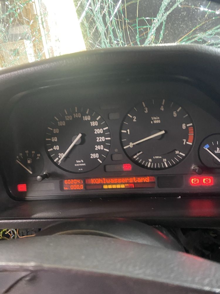 Разборка bmw e30 е30 e28 e34 е28 е34 много запчастей запчасти е30 e30