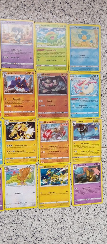 Várias cartas Pokémon