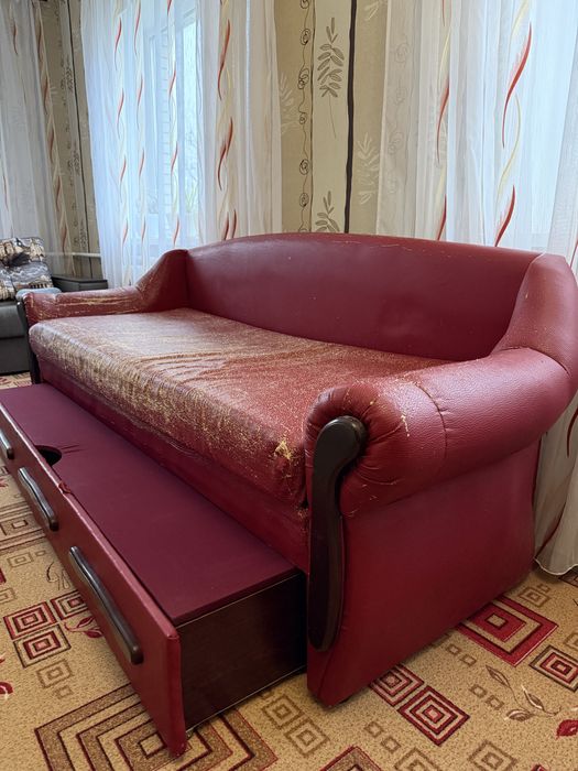 Продам б/у диван