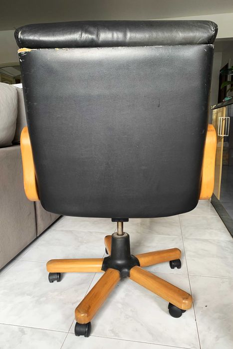 Cadeira de escritório - Computador