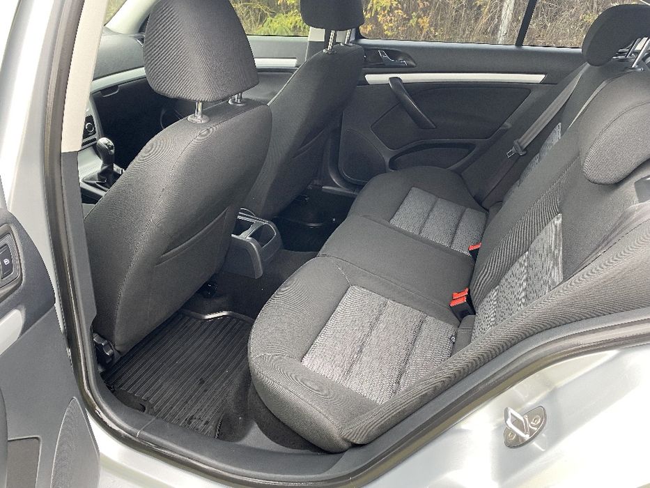 Офіційна Skoda Octavia 1.6 2010 рік
