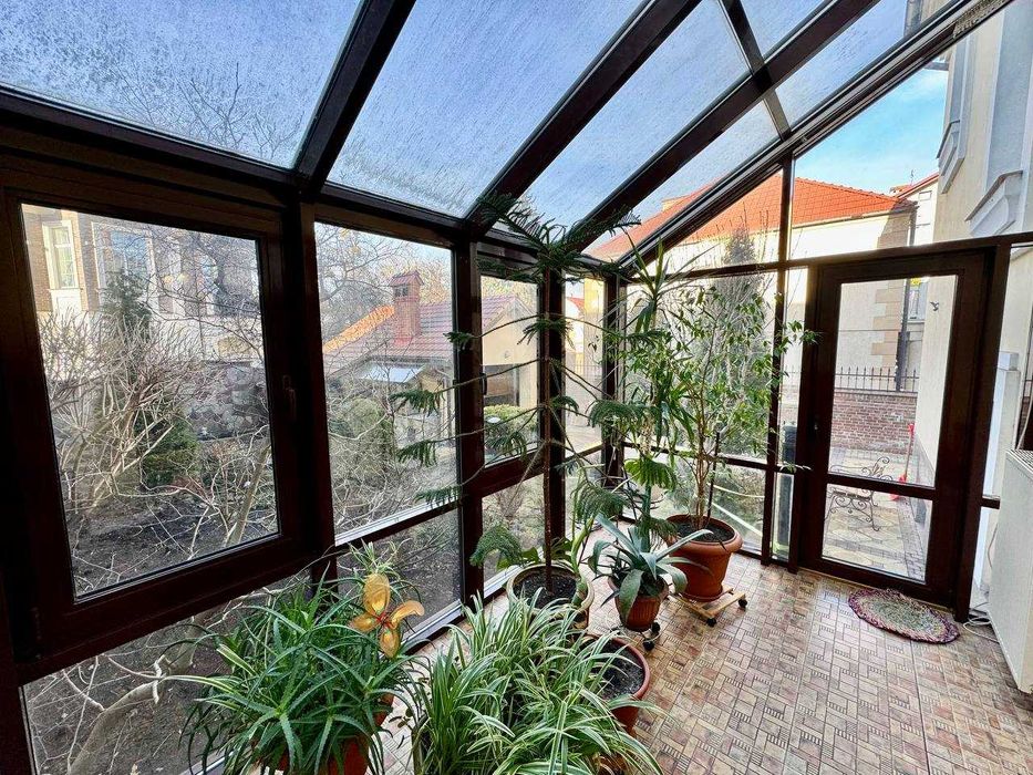 Продам просторий будинок по вул.Сельських (Алтайські озера)