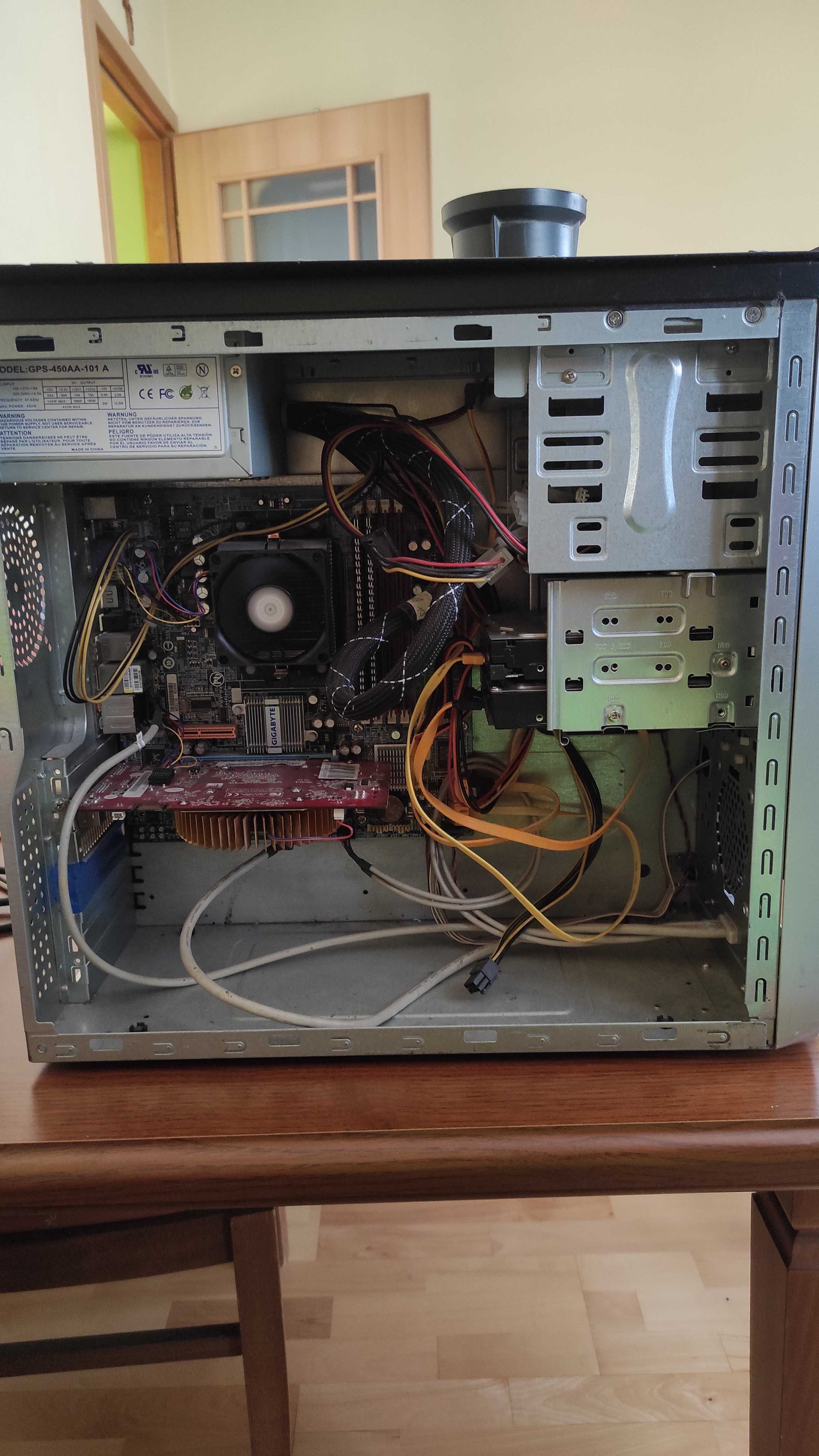 Komputer stacjonarny PC AMD monitor sprzedany