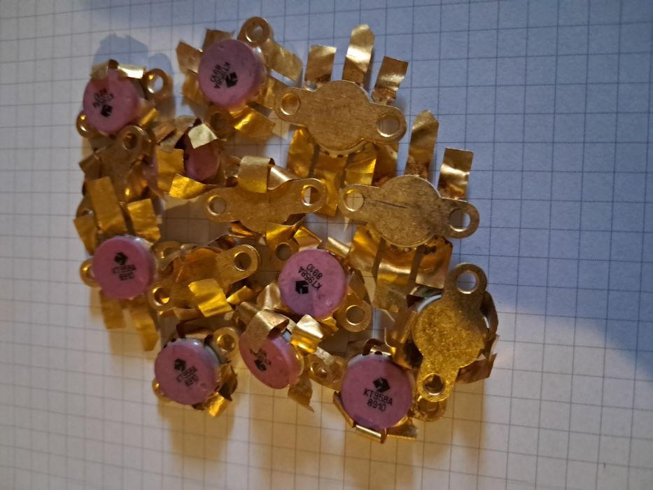 Транзисторы КТ958А.