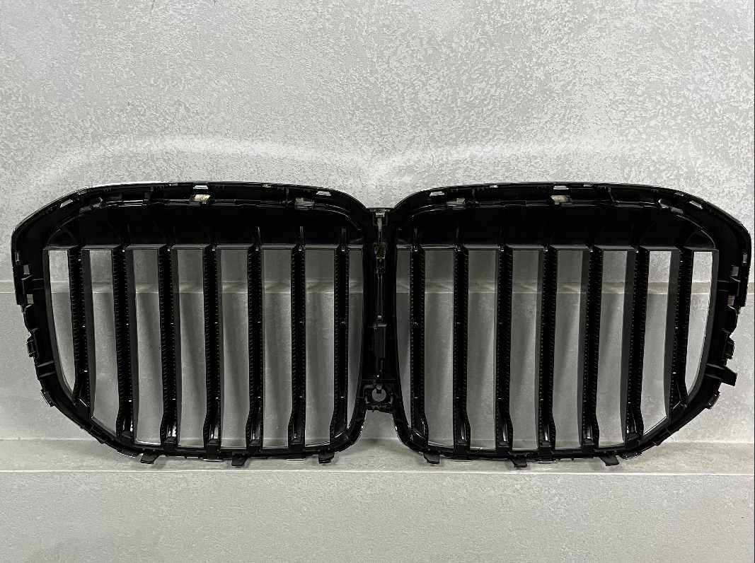 Решітка радіатора ноздрі ноздри BMW X7 БМВ Х7