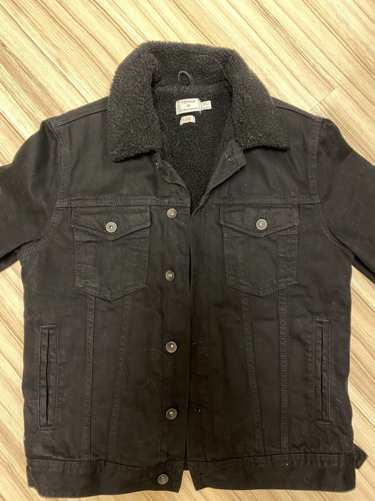 Чорна джинсова куртка з штучним хутром (шерпа) TOPMAN