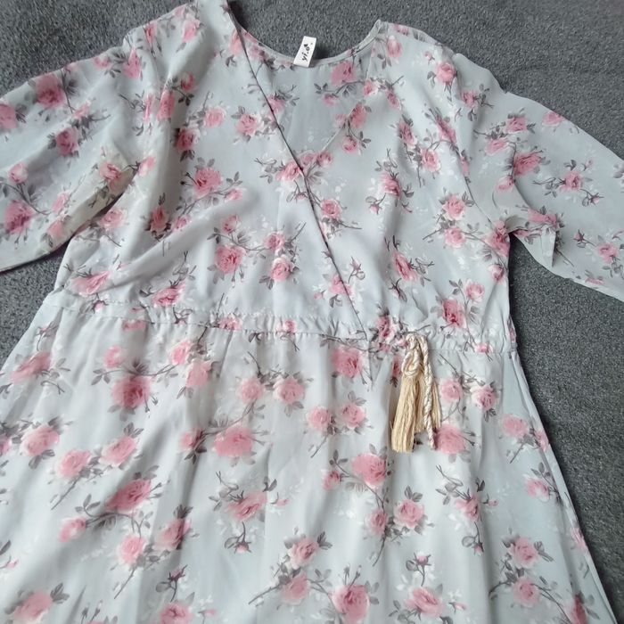 Продам платье миди