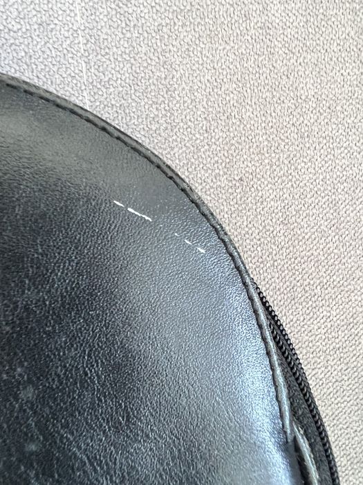 Czarna skórzana torebka na ramię trzy komory pojemna