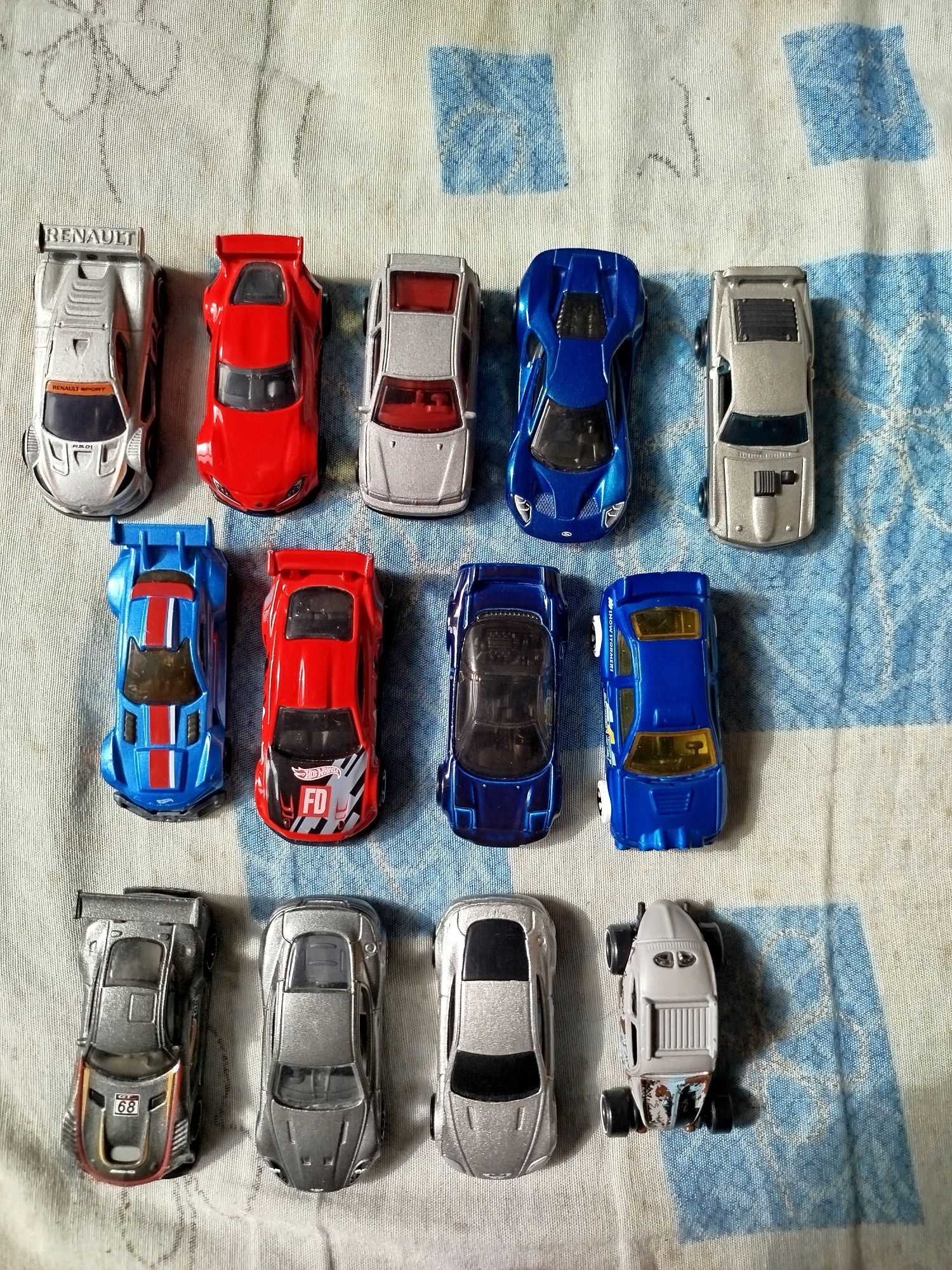 Продаю hot wheels хот вилс