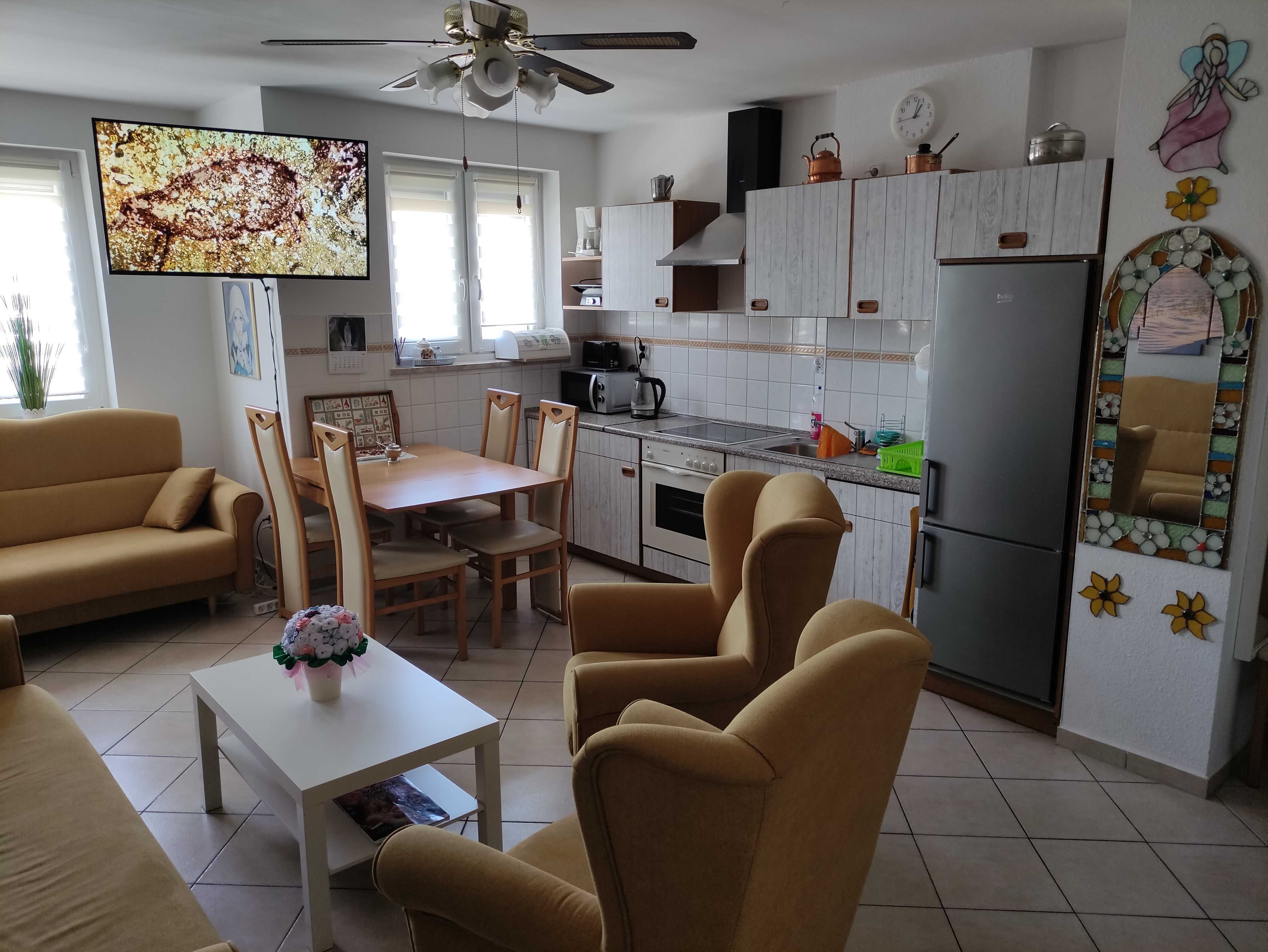 Apartament - 2 pokoje (Plac Neptuna 5)