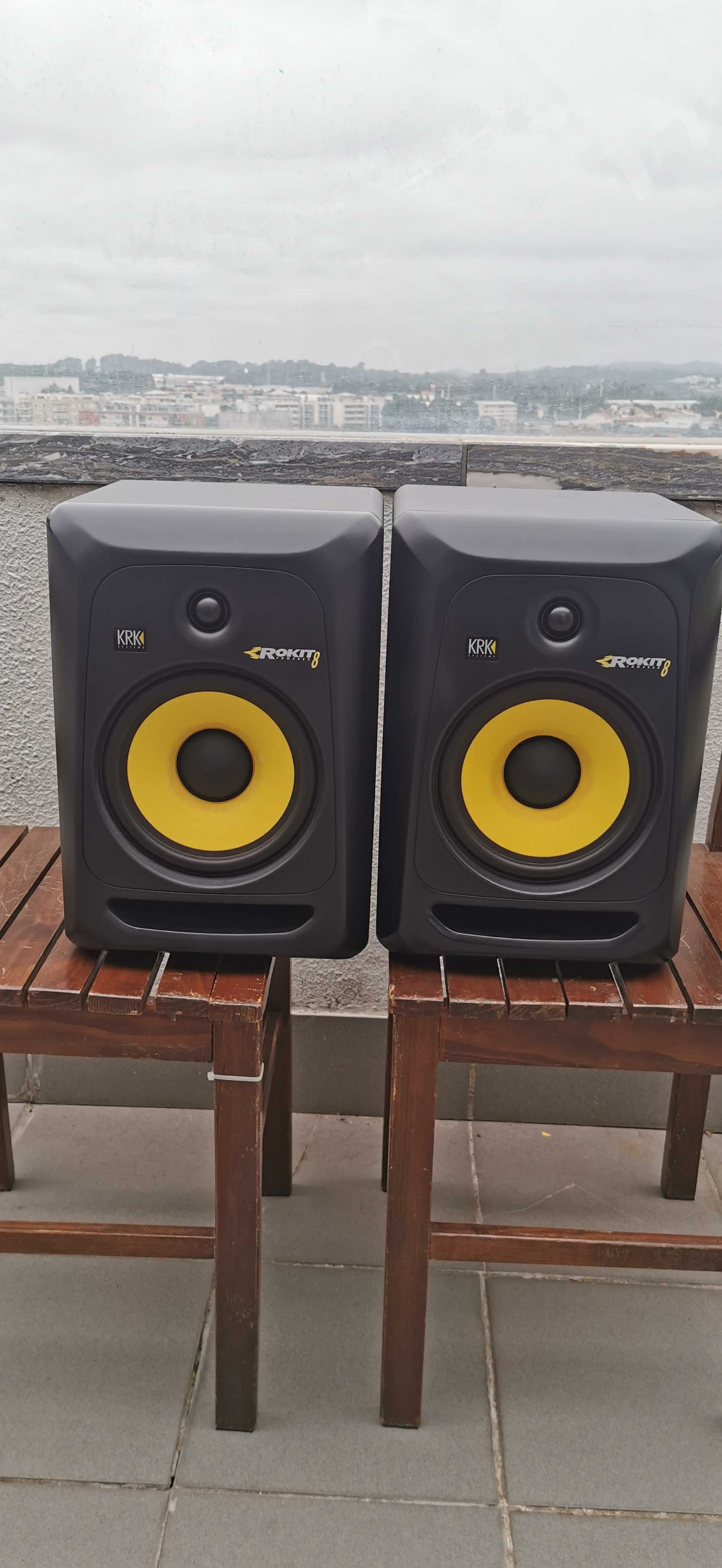 Monitores de estúdio KRK ROKIT 8 em excelente estado