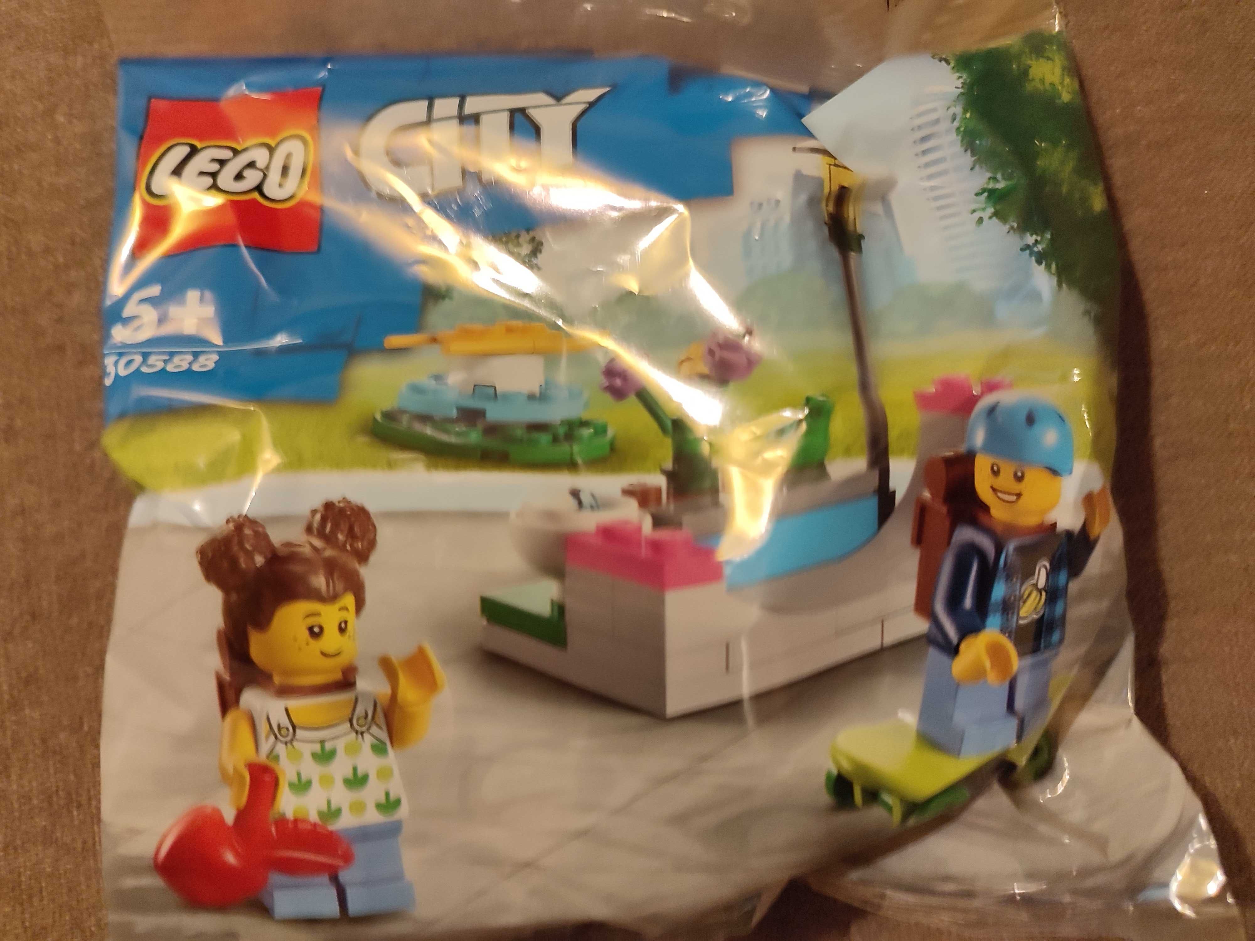 30588 LEGO City Plac zabaw dla dzieci