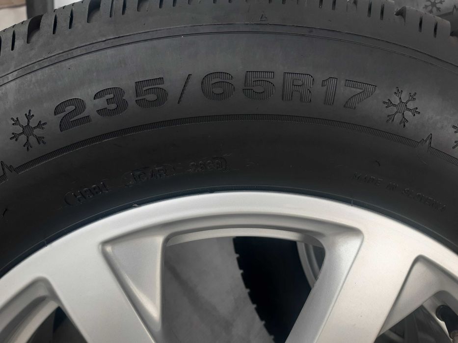 Koła zimowe felgi 17 audi Q5 235/65r17