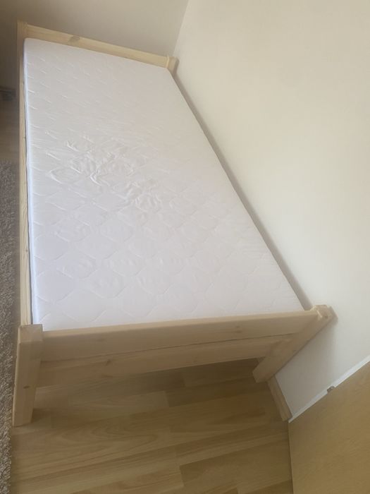 Łòżko wraz z materacem