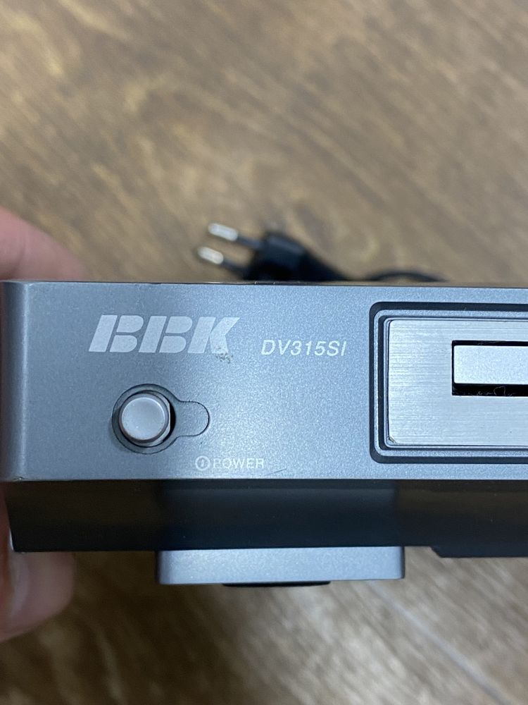 DVD плеер BBK DV315SI