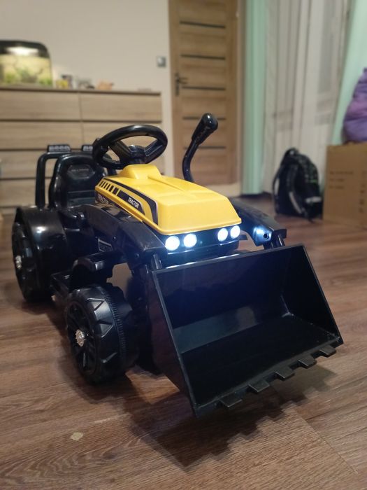 Traktor zabawka jeździk elektryczny na mikołaja prezent
