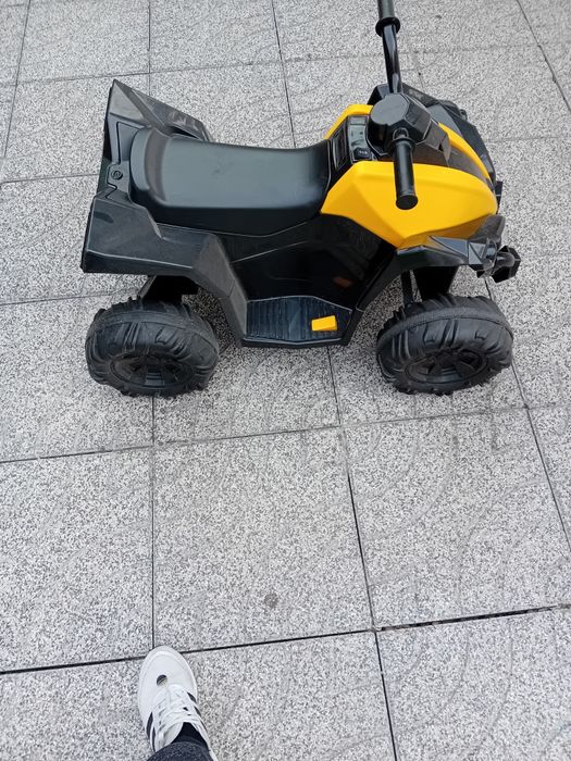 Moto 4 usada a bateria