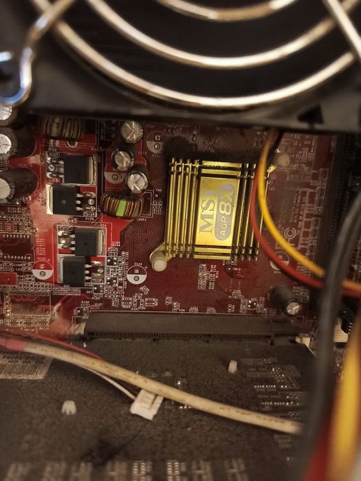 Stary komputer AMD 2000+ MSI agp 8x