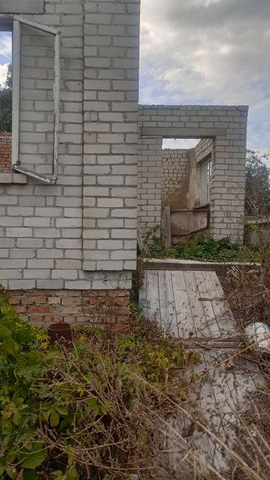 Продаж будинку недобудваного біля центру міста Золотоноша!