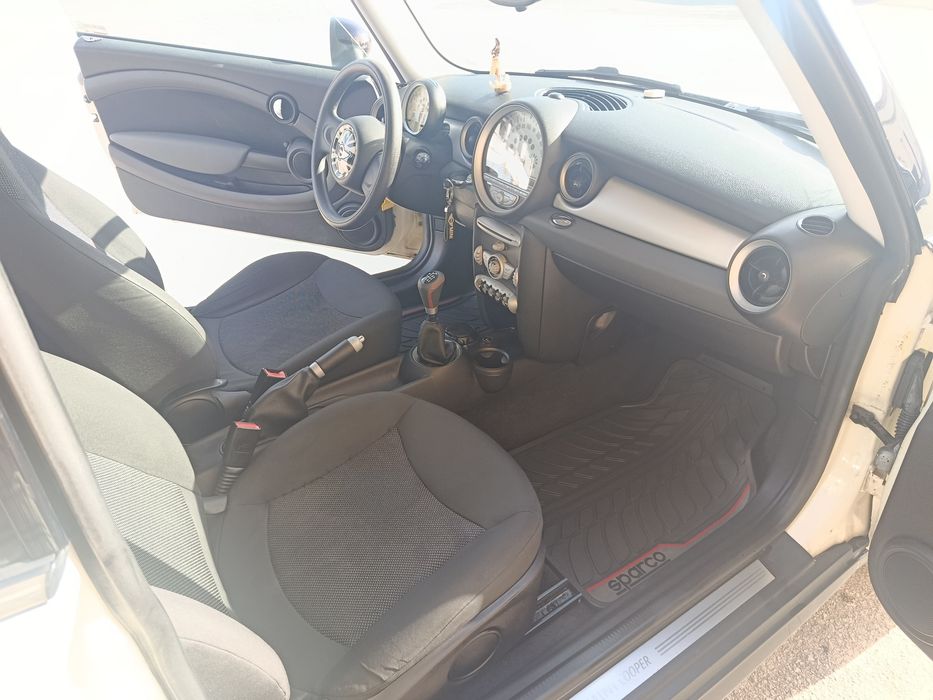 Mini Cooper d , impecável