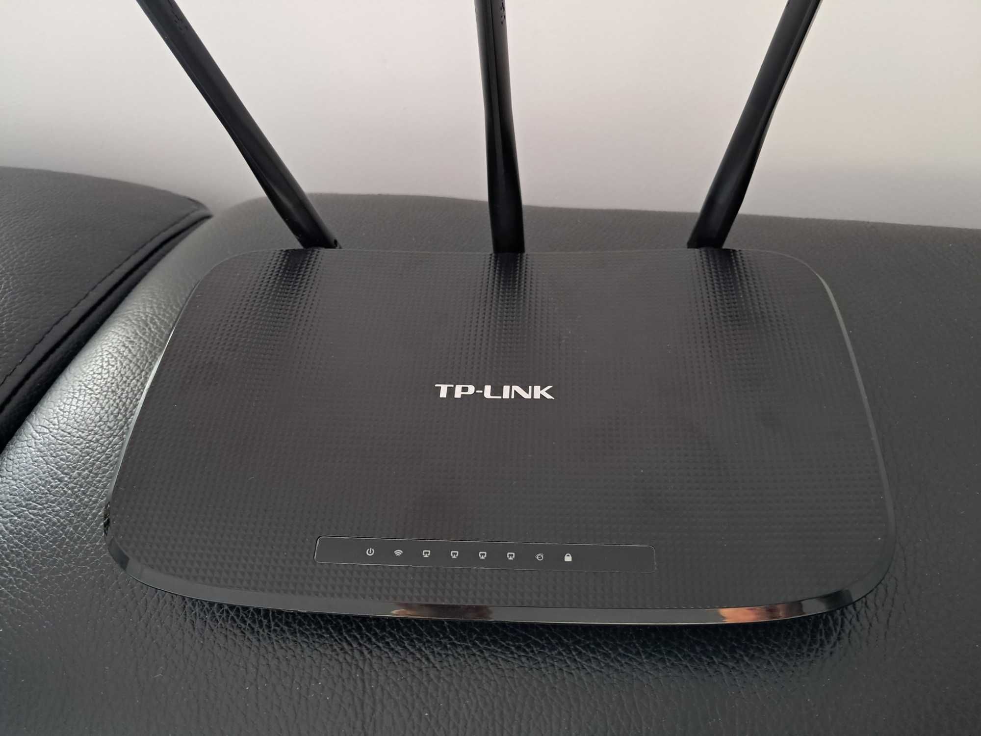 Router TP-LINK 6E48