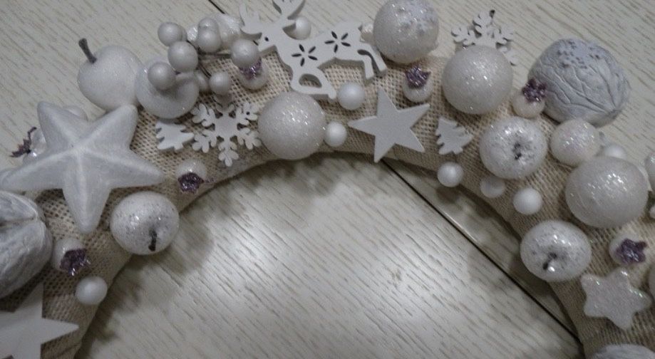 Duży biały wianek świąteczny zima Boże Narodzenie