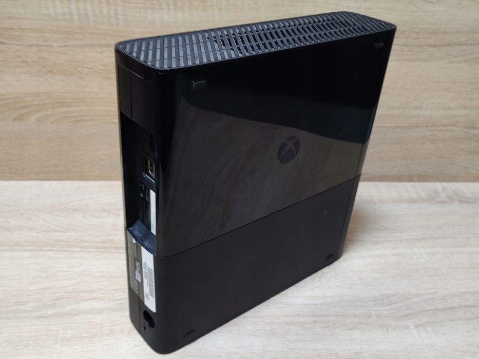 Konsola xbox 360 e 500gb czarny