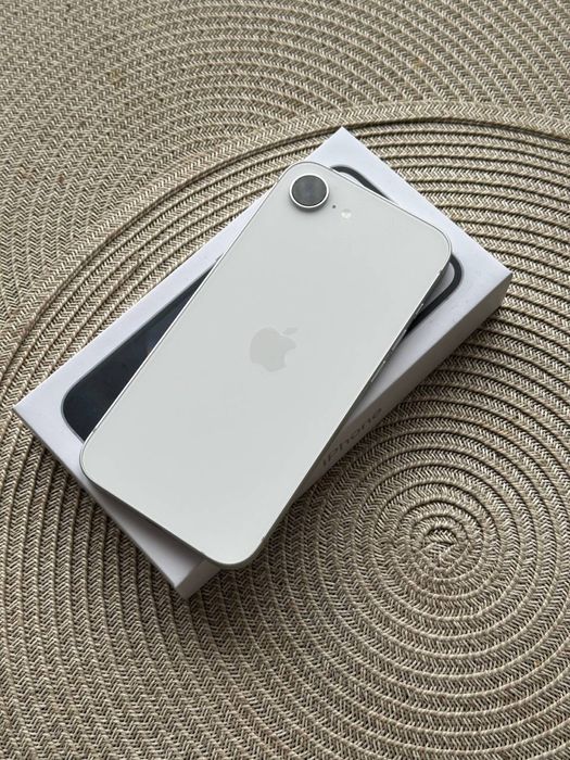 Продам IPhone 16 E 256 Neverlock